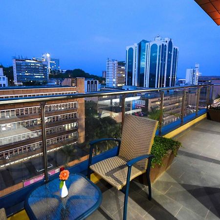 Kampala Boulevard Suites Esterno foto