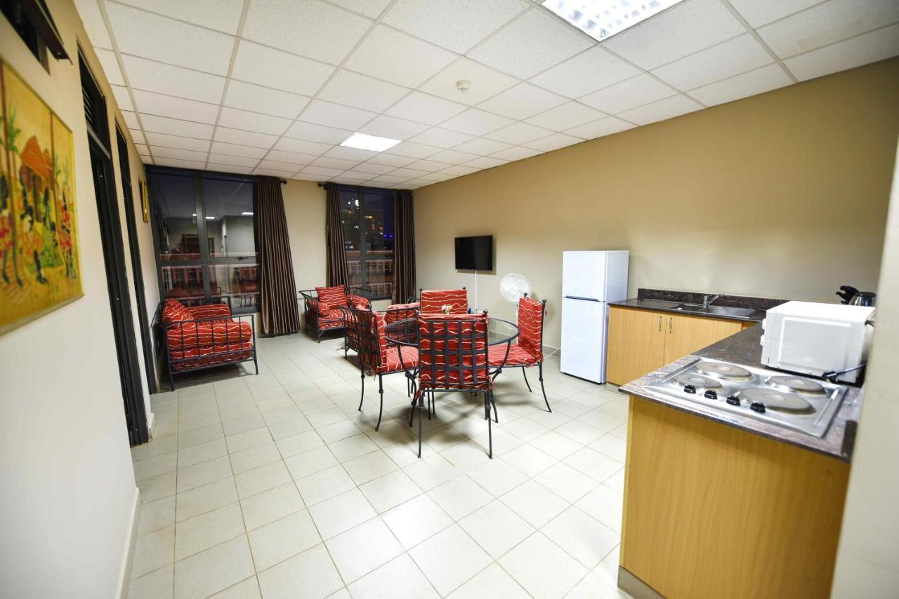 Kampala Boulevard Suites Esterno foto