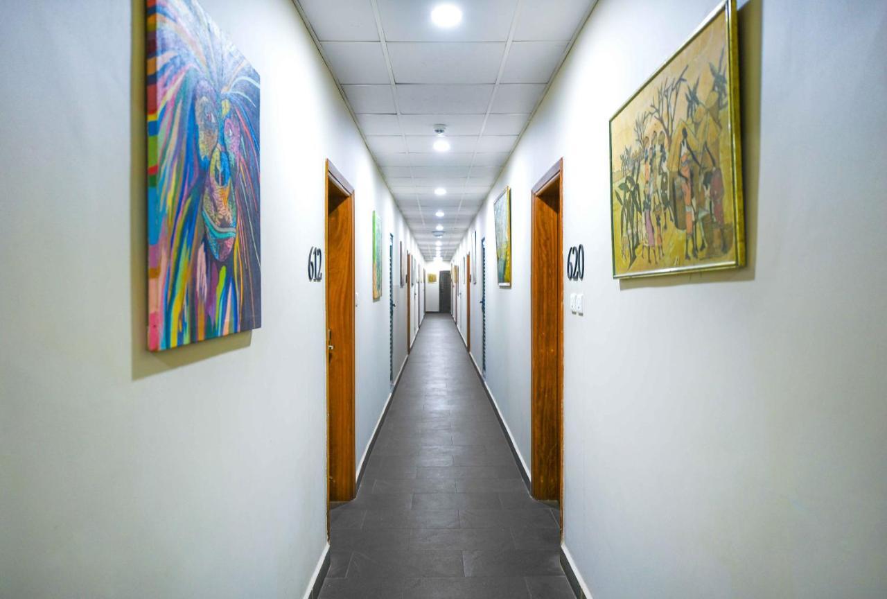 Kampala Boulevard Suites Esterno foto