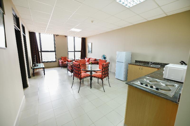 Kampala Boulevard Suites Esterno foto